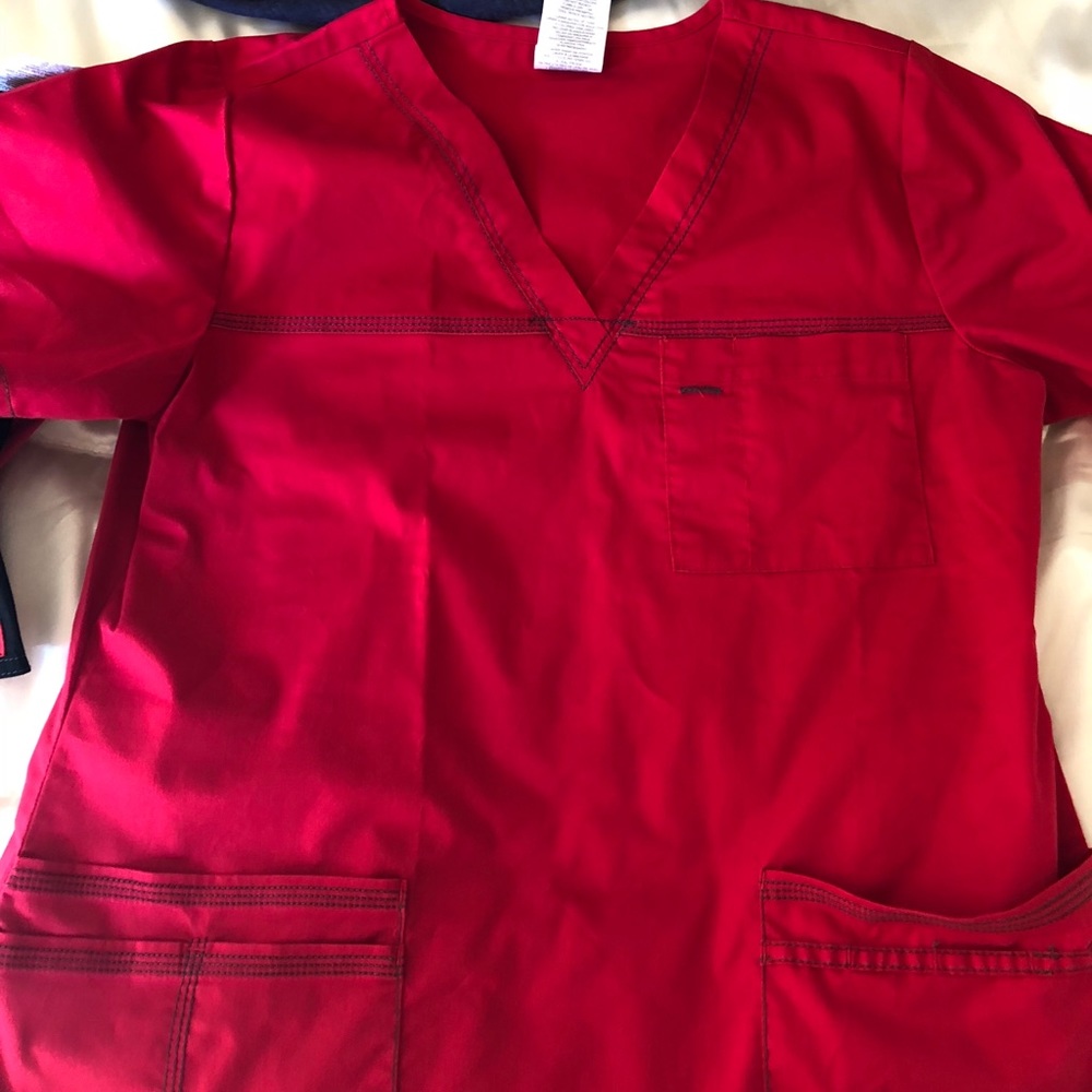 Dickies medium scrub top in red
